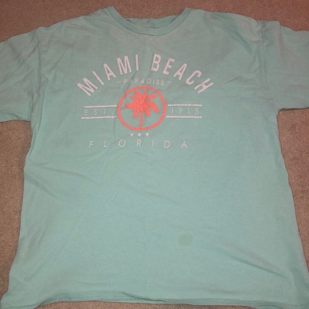 women’s t shirt